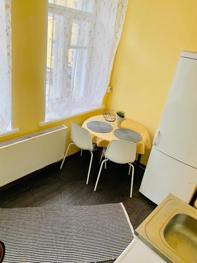 1 Bedroom Apartment Near Kadriorg Swan Pond Tallinn Eksteriør billede