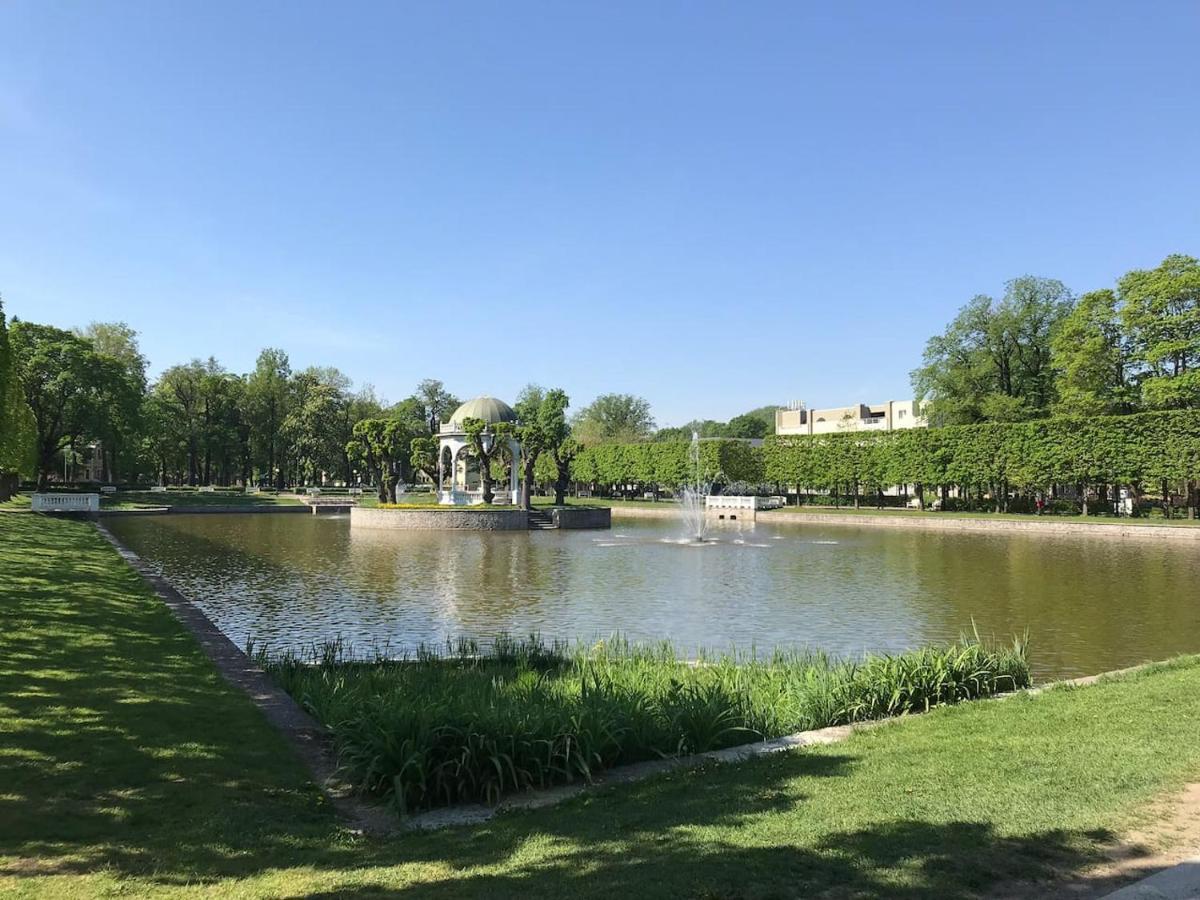 1 Bedroom Apartment Near Kadriorg Swan Pond Tallinn Eksteriør billede